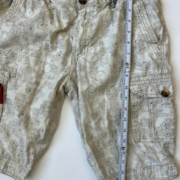 Knight King Men's Beige Cargo Shorts - Picture 7 of 7